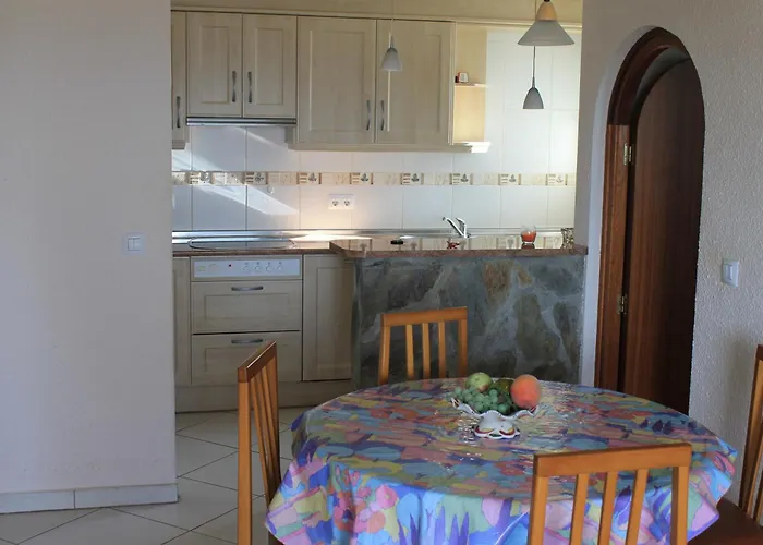 Apartamento De Dos Habitaciones Con Vistas Al Mar